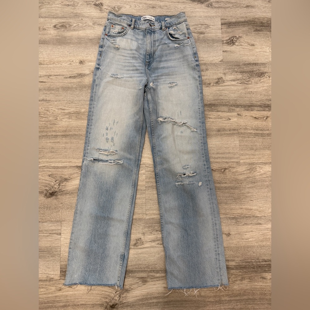 Zara Light Blue Distressed 90s Jeans